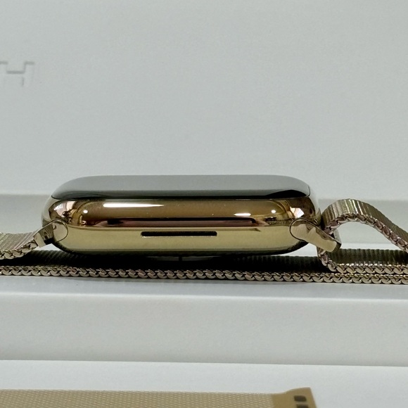 Apple Series 7 Gold Stainless Steel 45mm Watch Milanese Band 🌷 - Picture 9 of 15
